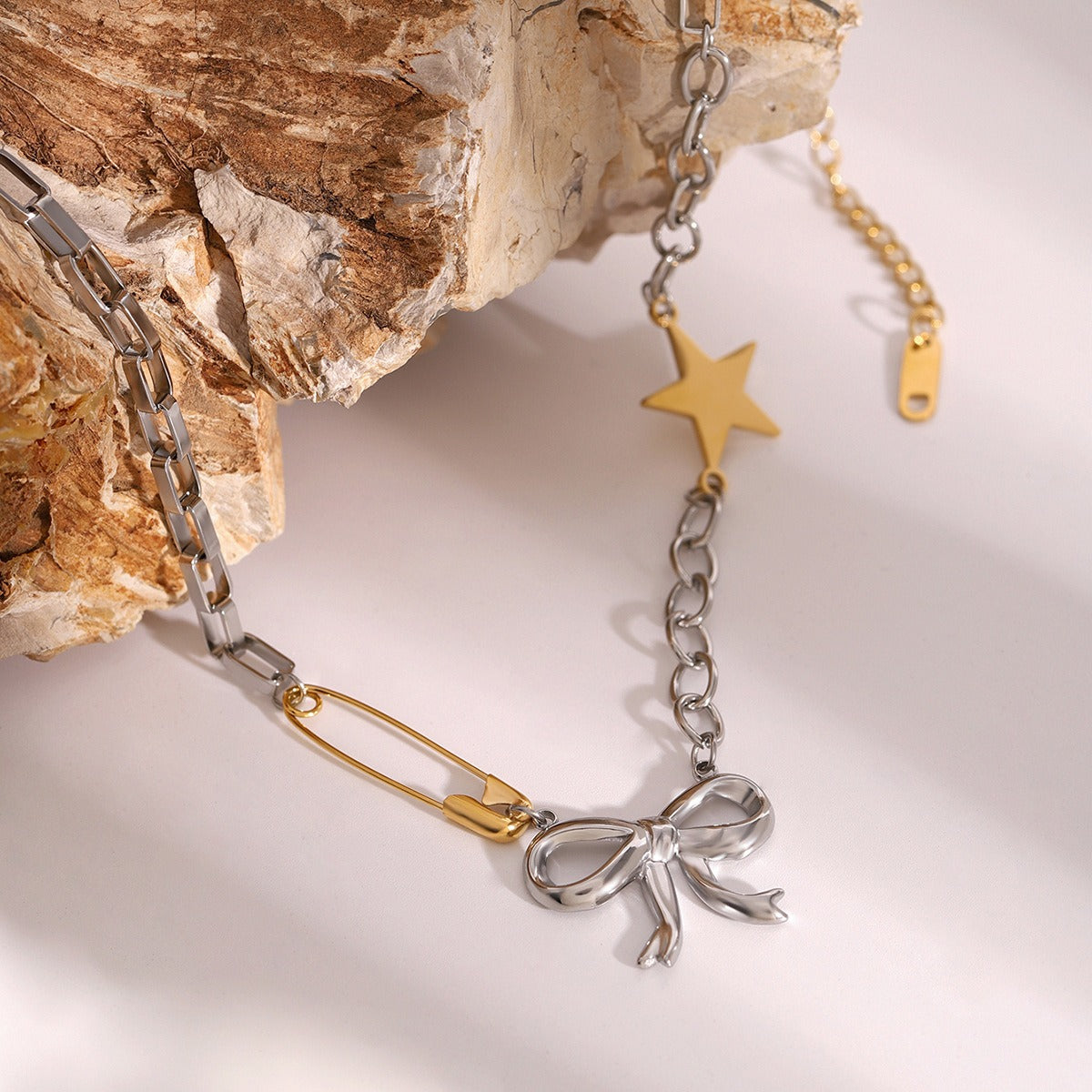 18K gold bow with gold and silver contrast design personalized high-end necklace