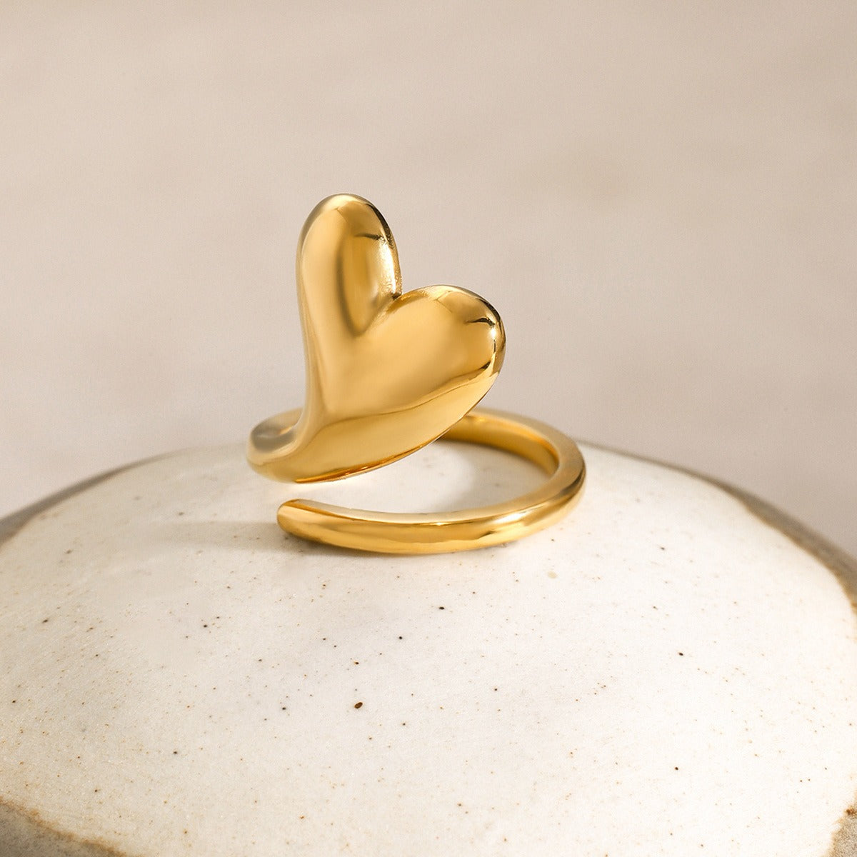 18K gold trendy unique heart-shaped design simple style ring
