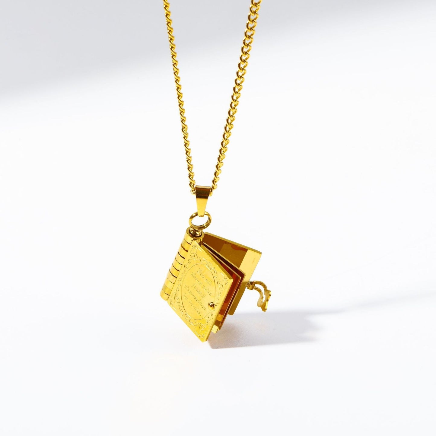 18K gold heart-shaped/book-shaped necklace with texture and openable design, trendy and unique